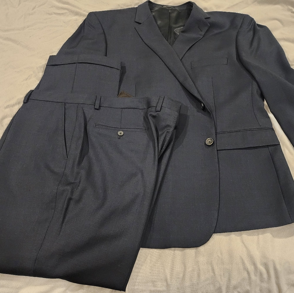 Men's Navy 2-Button Suit